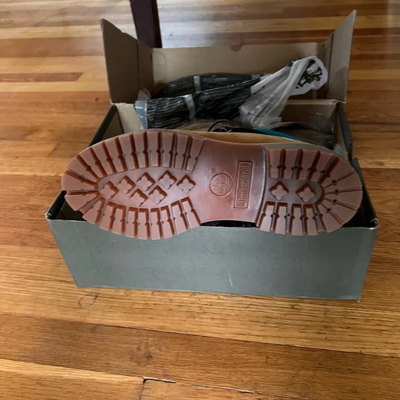 💕NWT💕Timberland Boot 6-inch Premium Waterproof In Wheat/black/turquoise UNISEX - Picture 9 of 9